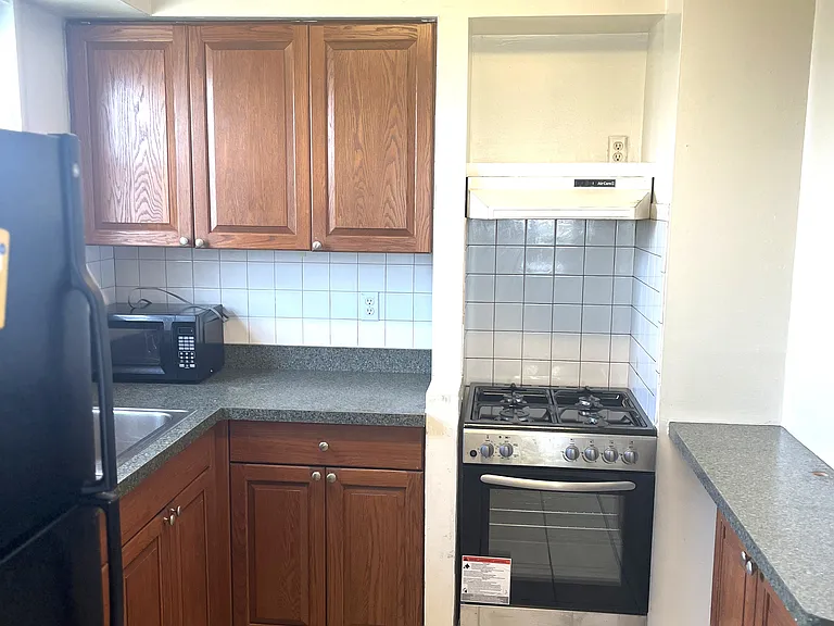 3302 Primrose Rd #2 — Photo 7