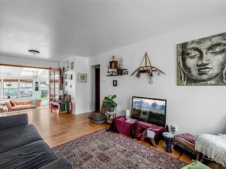 864 S Peterson Way — Photo 4
