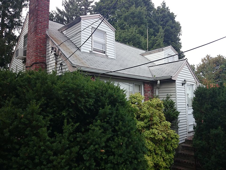 2nd image of 8 Woodstock Ave