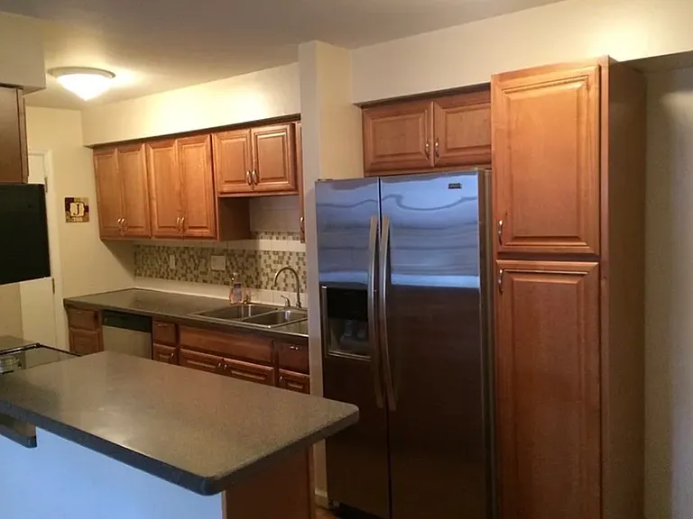 930 Margarite Dr #D — Photo 2