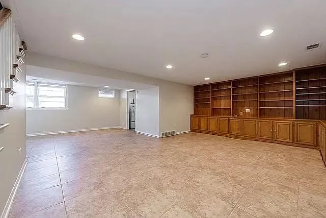 2 Tuttle Ave — Photo 9