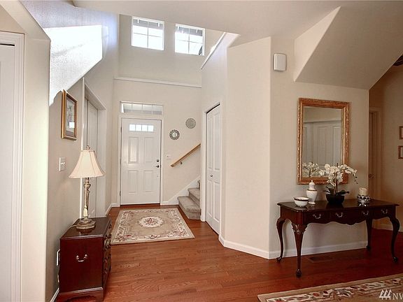 3rd image of 4208 Fairwood Blvd NE