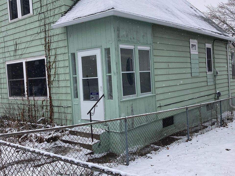 1st image of 608 Rose Ave E