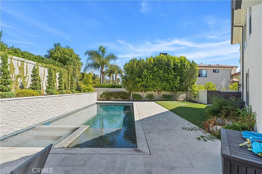 4 bed, 3.5 bath, 3423 sqft, $12,000 — Photo 4