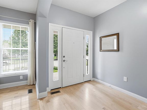 5th image of 678 Hyacinth Rd