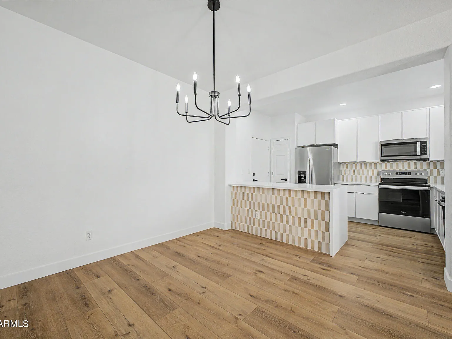 3 bed, 2.0 bath, 1379 sqft, $2,895 — Photo 3