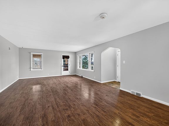 3rd image of 3011 Main St