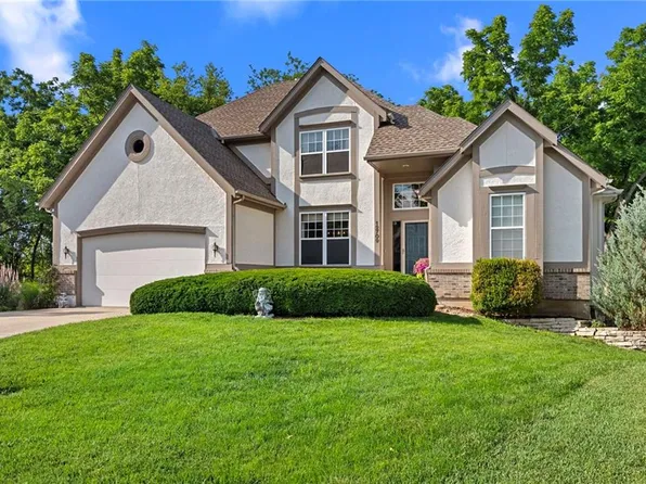 12709 S Hagan Ct, Olathe, KS 66062