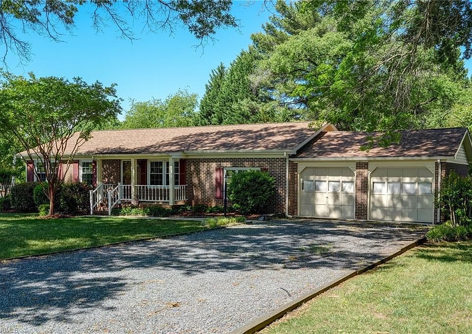 1st image of 130 Fieldale Dr