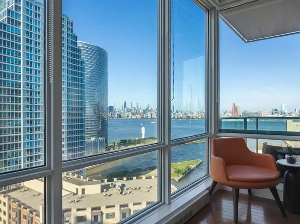 20 Newport Parkway image 5 of 22