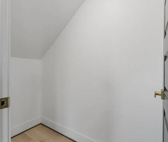 1010 Calvin Ave #B — Photo 13