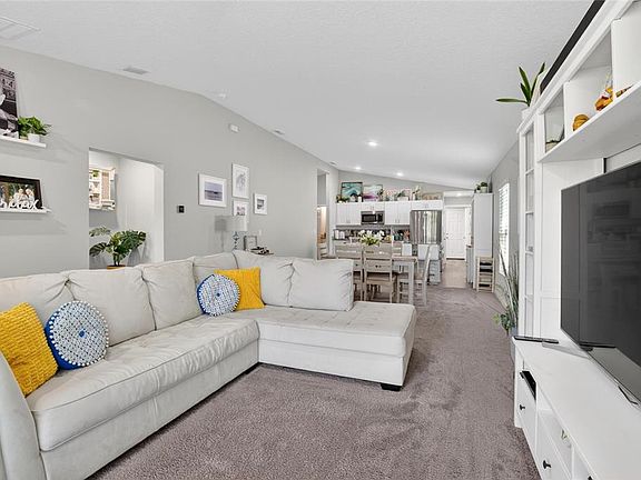4th image of 13043 PENNYBROOK DRIVE