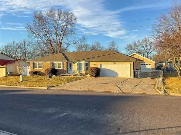 2608 W 32nd St, Sedalia, MO 65301