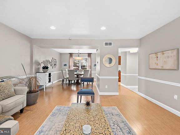 3rd image of 105 S Timber Rd