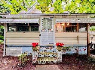 13 Montgomery St, Drayton, SC 29333