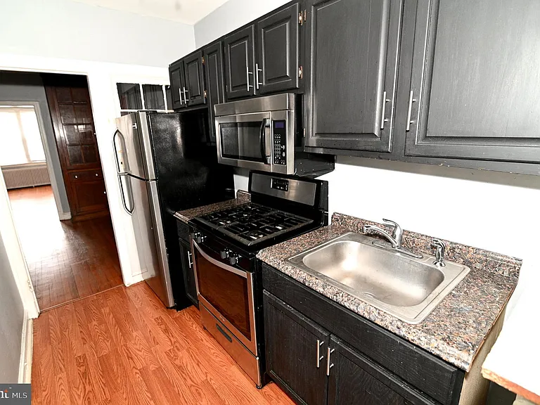 713 Hamlin St NE #1 — Photo 8