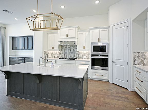 4th image of 1438 Oaklawn Dr