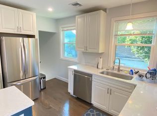 169 Cross St FLOOR 2, Winchester, MA 01890