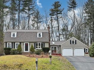 8 Bridle Rd, Chelmsford, MA 01824