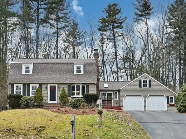 8 Bridle Rd, Chelmsford, MA 01824