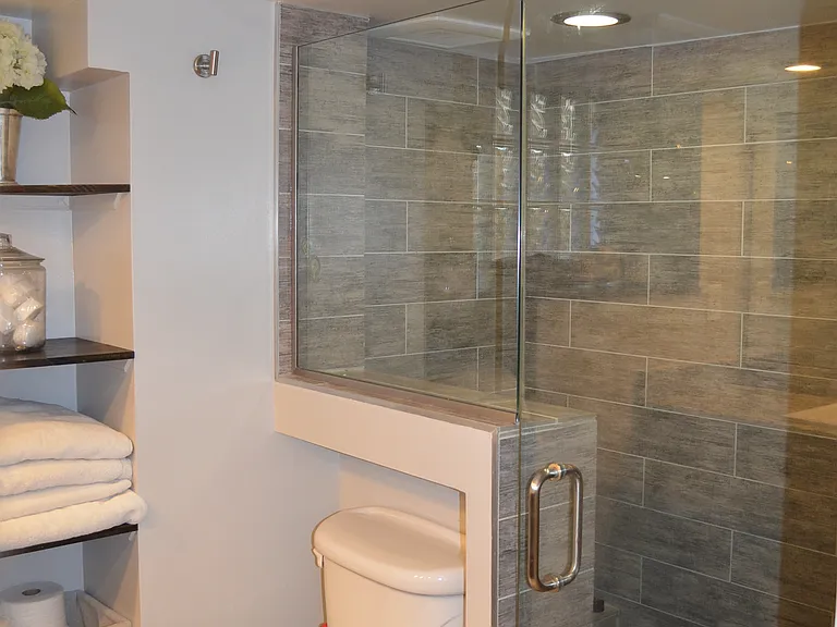 1820 N Marshfield Ave — Photo 16
