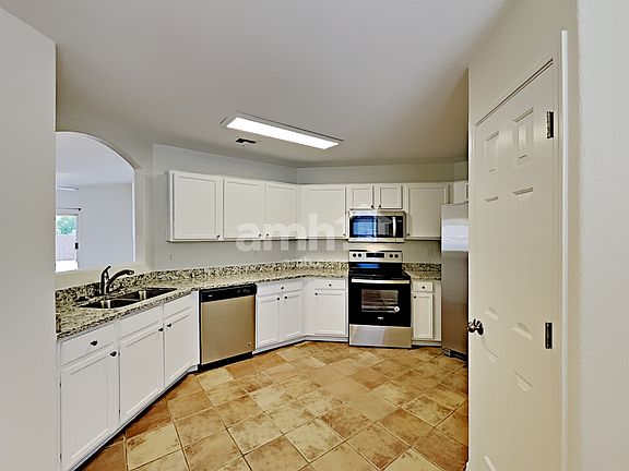 3rd image of 2165 W Burlwood Way