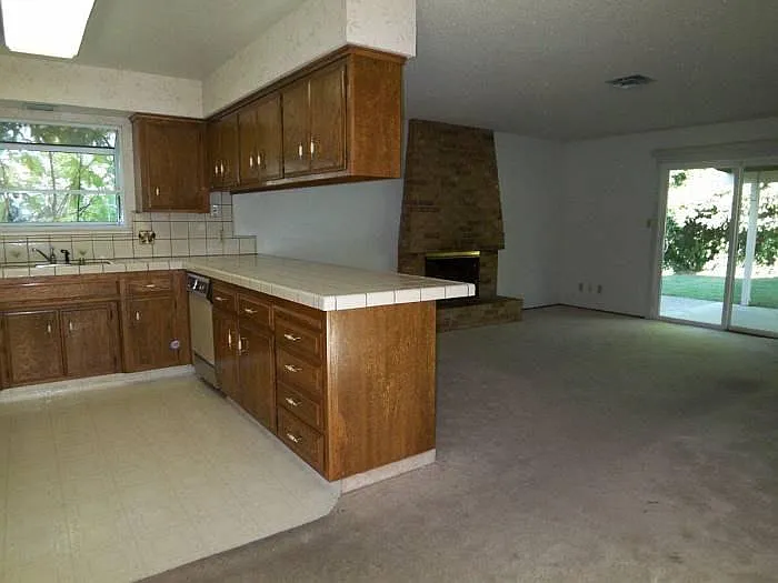 3 bed, 1521 sqft, $3,275 — Photo 2