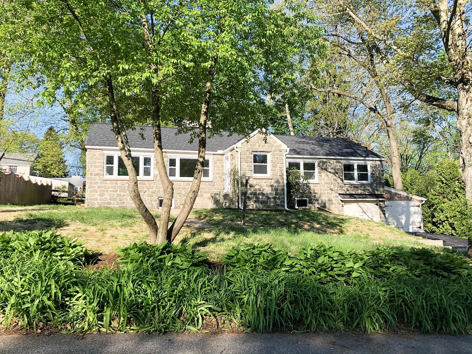 326 Georgia Ln — Photo 1