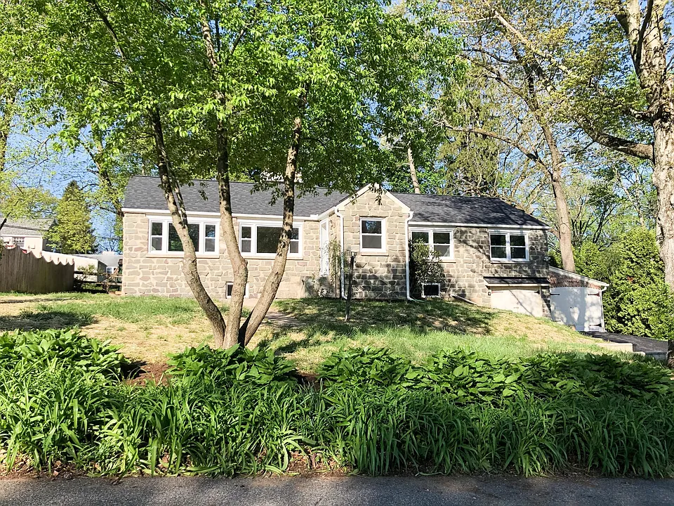326 Georgia Ln