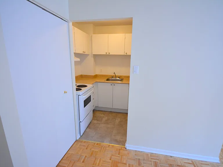 10 Burnside Ave #409 — Photo 19