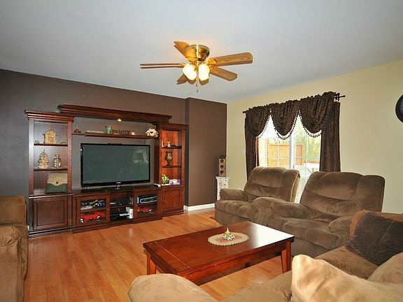4th image of 81 Rockford Rd