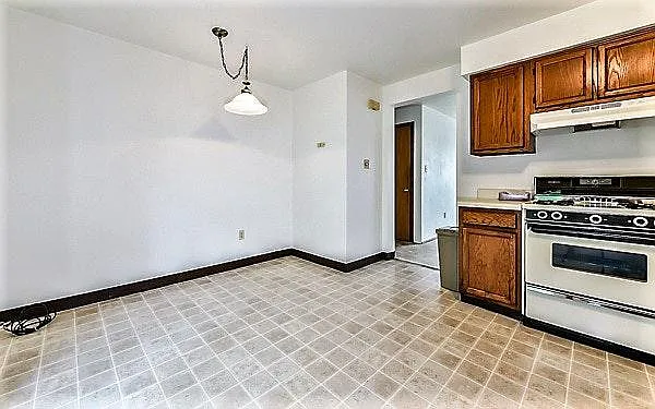 515 Barclay Ave — Photo 12