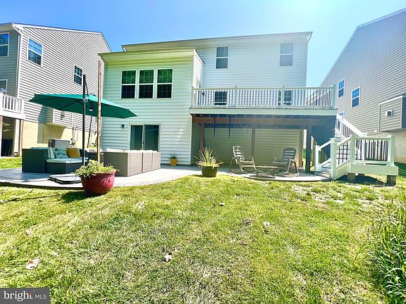 3rd image of 343 Acasta Dr