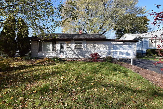 24 Hickory Dr photo 1