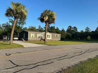 91 Lowndes Lake Rd, Varnville, SC 29944