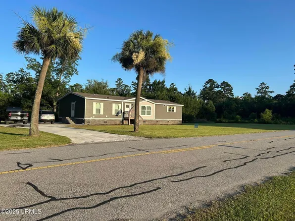 91 Lowndes Lake Road, Varnville, SC 29944