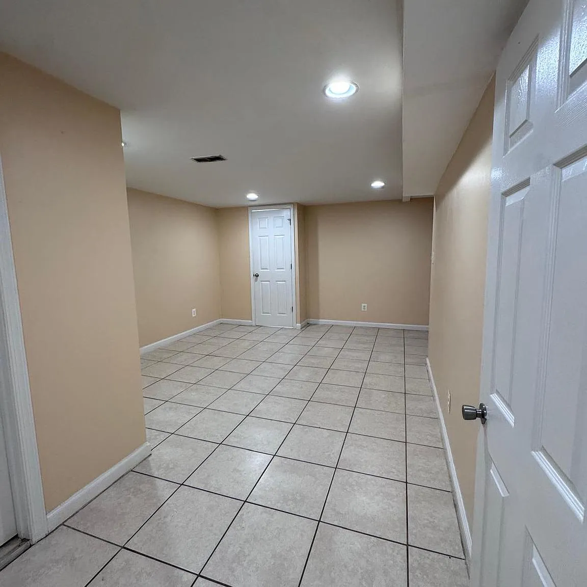 3 bed, 992 sqft, $1,800 — Photo 4