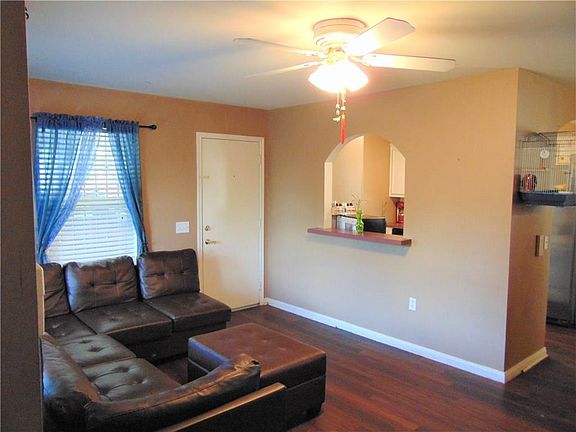 2nd image of 6901 Blessing Ave