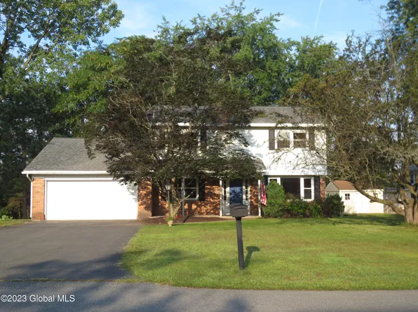 13 Tower Hts, Loudonville, NY 12211