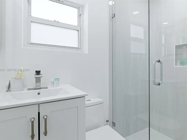 1510 S Treasure Dr — Photo 10