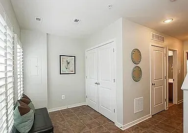 907 4th St SE — Photo 10