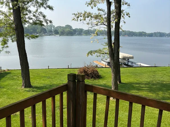 2370 Crockery Shores Rd, Casnovia, MI 49318