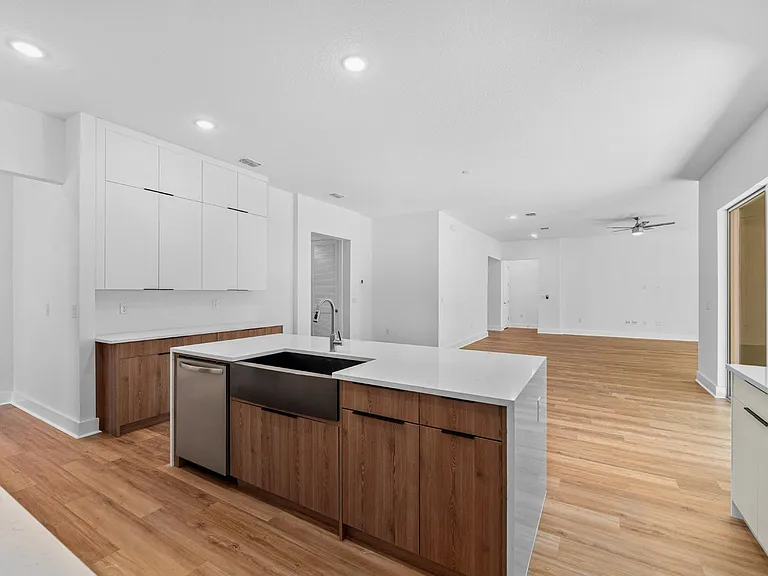 6622 Summit View Dr — Photo 9