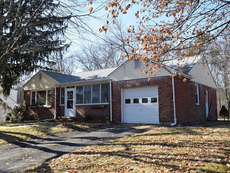 1st image of 18 Pleasant Ln