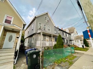 216 Lewis St, Perth Amboy, NJ 08861