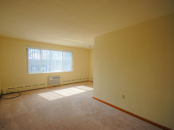 5th image of 3760 Montour St #10