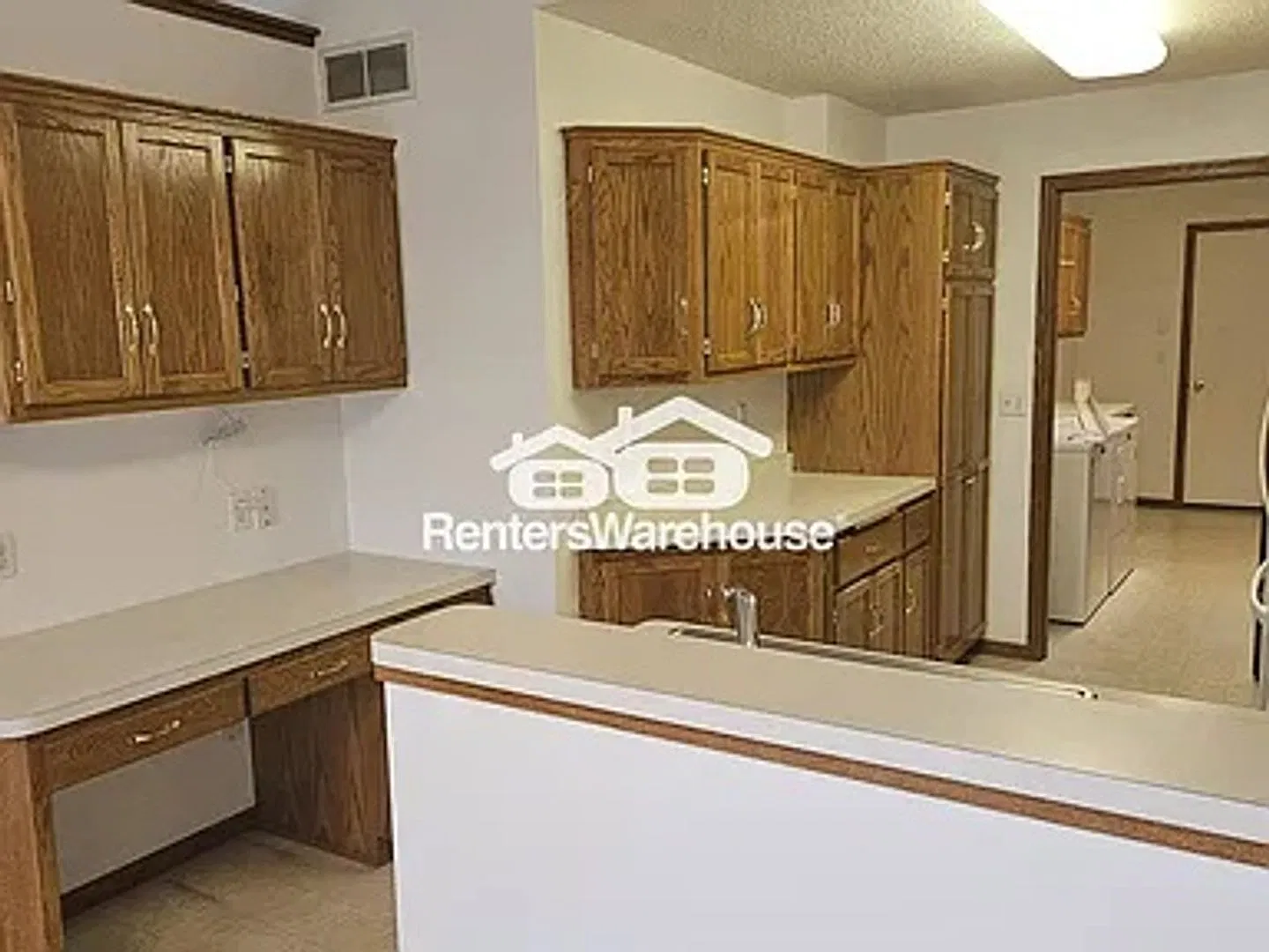 Available November 14th 2 Bedroom 1 Bath Townhouse in Rosemount — Photo 4