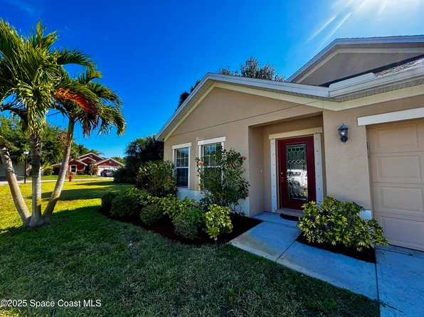203 Briarcliff Cir, Sebastian, FL 32958