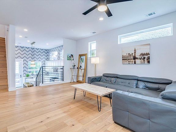 5th image of 1214 Delano St #1