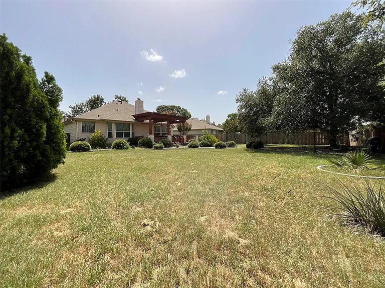 7008 Albacete Ln — Photo 25